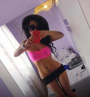 Tamia, 30 in Colorado | Younger Adult Woman, Older Men