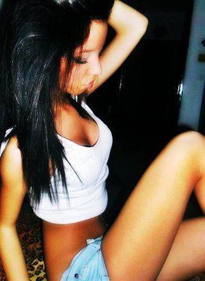 Nia, 21, North Carolina | Younger Adult Woman Seeking Older Men