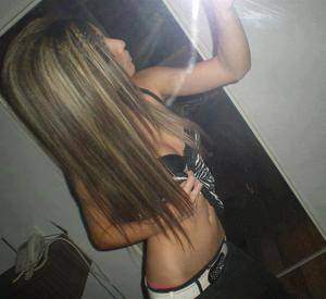 Meet Karis (20) from Illinois | Local Dating Profile