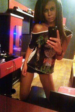 Selina, 22, casual dating profile photo in Portland, OR