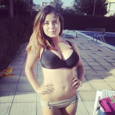 Tori (19) in Hawaii | Local Adult Woman