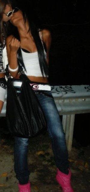 Leticia (22) in Georgia | Local Adult Woman