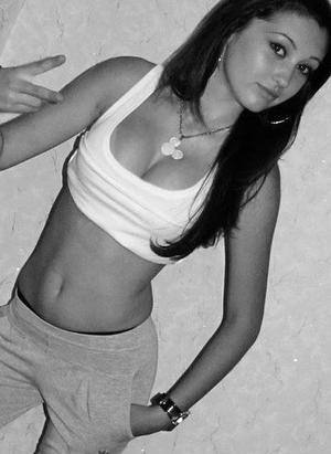 Meet Lauryn (19) from North Carolina | Local Dating Profile