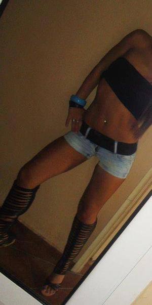 Chat with Leticia (24) | Florida Local Women