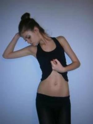 Elise (26) in Ontario | Local Adult Woman