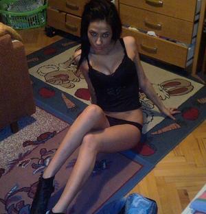 Ellamae from Kansas is interested in nsa sex with a nice, young man