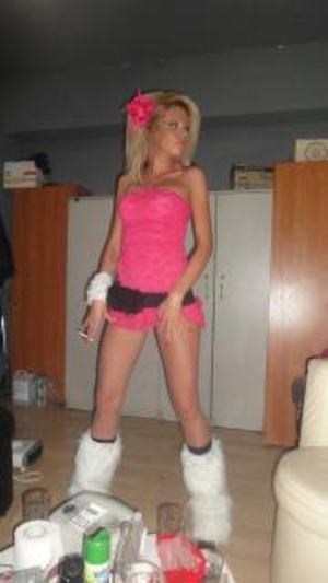 Georgette from Humboldt, Tennessee is looking for adult webcam chat