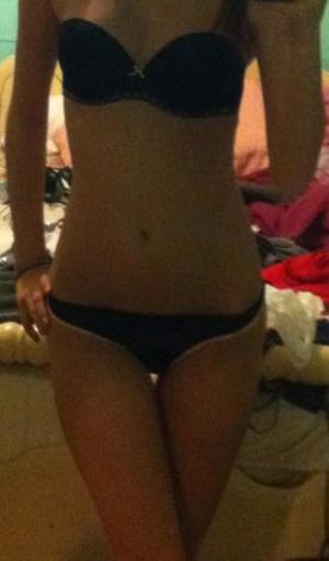 Idella from Mooreland, Indiana is looking for adult webcam chat