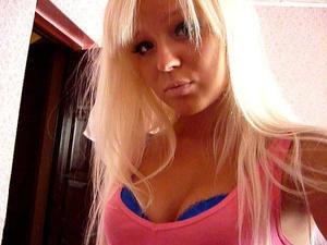 Leonarda from  is looking for adult webcam chat