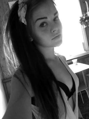 Julienne from Stanton, Nebraska is looking for adult webcam chat