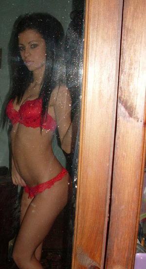 Tama from Westview, Florida is looking for adult webcam chat