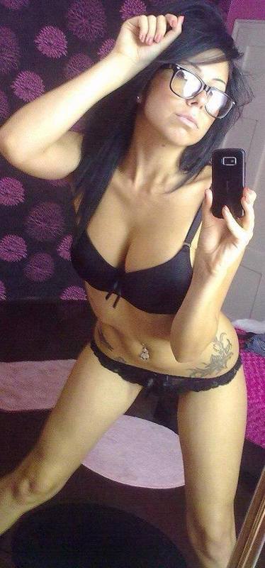 Nyla from Dundee, Michigan is looking for adult webcam chat