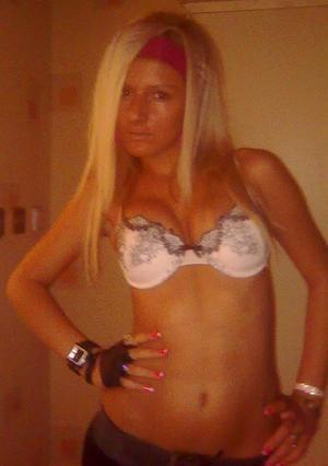 Jacklyn from Cando, North Dakota is looking for adult webcam chat