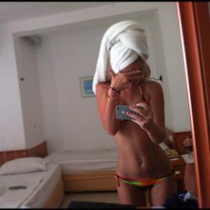 Ozell from Sand Springs, Oklahoma is looking for adult webcam chat