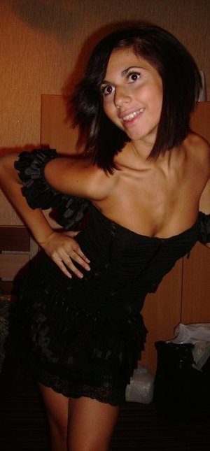 Elana from Colorado City, Colorado is looking for adult webcam chat