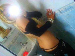 Gwenda from  is looking for adult webcam chat