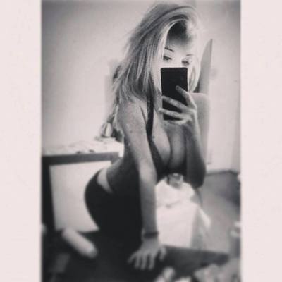 Oralee from Williamstown, Vermont is looking for adult webcam chat