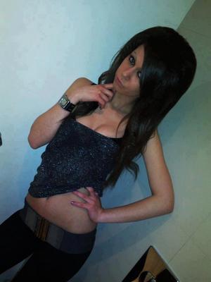 Rozella from Platte, South Dakota is looking for adult webcam chat