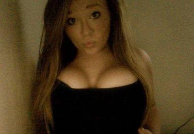 Hien from  is looking for adult webcam chat