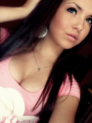 Corazon from Rich Square, North Carolina is looking for adult webcam chat