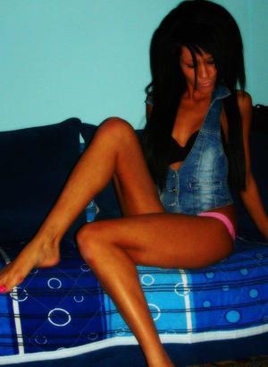 Valene from Cascade, Idaho is looking for adult webcam chat