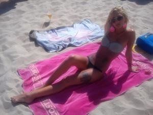 California Babe Andrea, 18, Wants to Meet Older Men