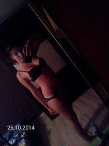 Ready to Chat? Dorothy (27) from California Awaits